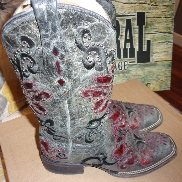 Corral Vintage Cowboy Boots - Picture 1 of 7